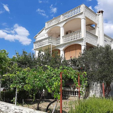 Apartments And Rooms With Parking Space Kastel Stafilic, Kastela - 18673 Kaštela Exterior foto