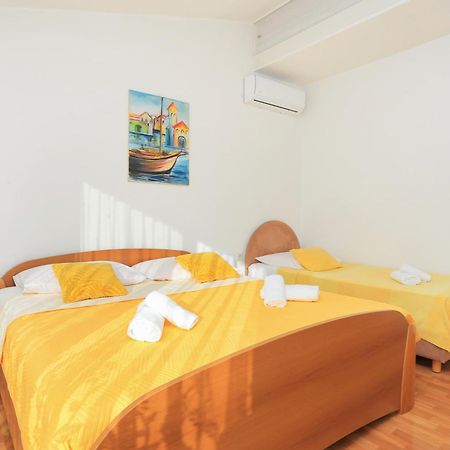 Apartments And Rooms With Parking Space Kastel Stafilic, Kastela - 18673 Kaštela Quarto foto